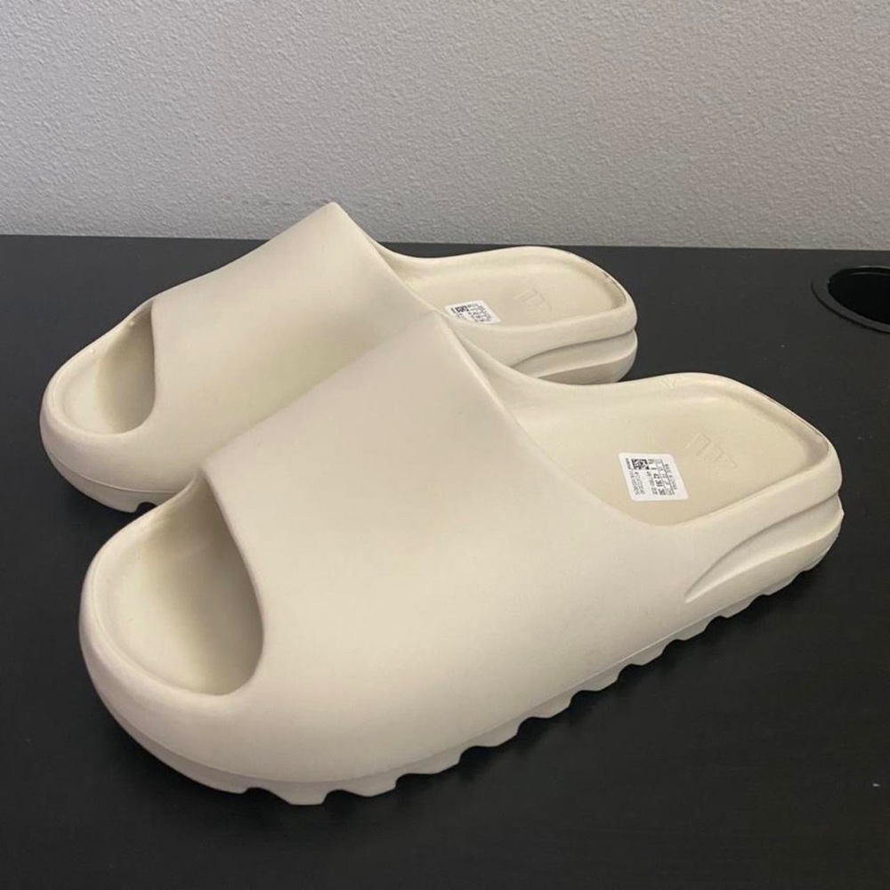 Yezzys slides